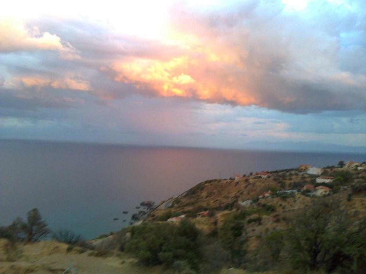 Agnanti Villa Akhladherí Exteriör bild